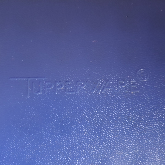 Tupperware Container - Picture 3 of 6